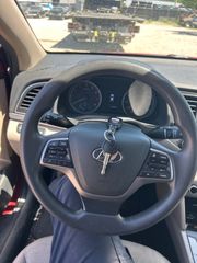 2018 Hyundai Elantra SEL - Interior Steering Wheel With Keys Image